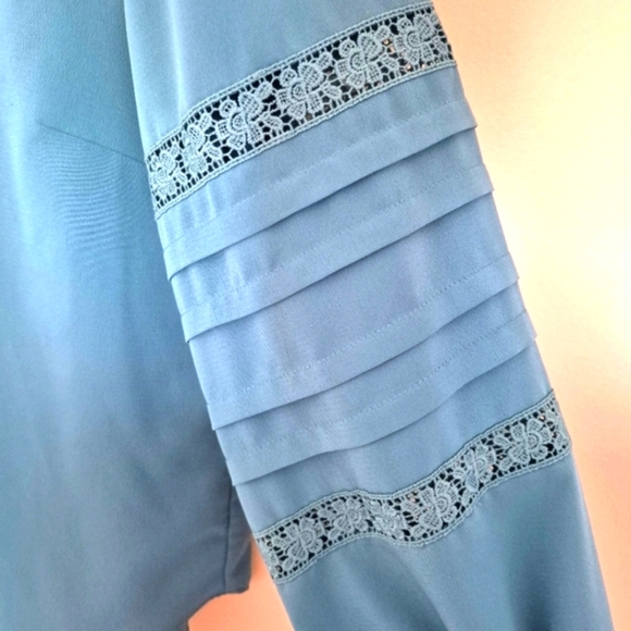 RW & Co Teal Lace Detail Longsleeved Blouse – Size Small - Picture 5 of 5